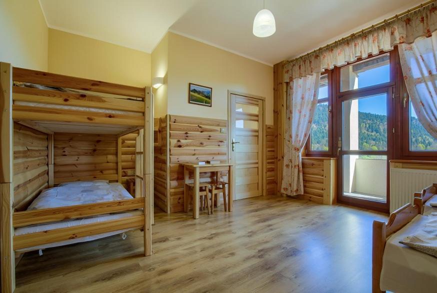 Schronisko Pttk Trzy Korony Bed and Breakfast Sromowce Niżne Eksteriør billede